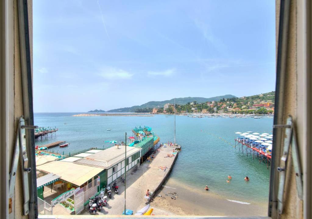 Carolina Les Pieds Dans L'eau Apartment Rapallo